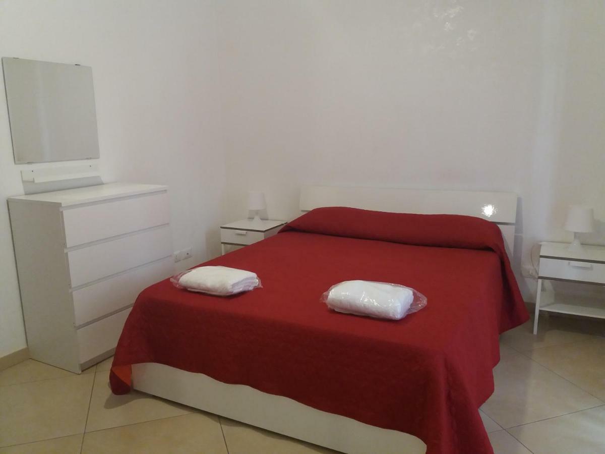 Le Cisterne Holiday Home มันเฟรโดเนีย ภายนอก รูปภาพ